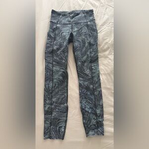Lululemon Blue & Black Style Leggings